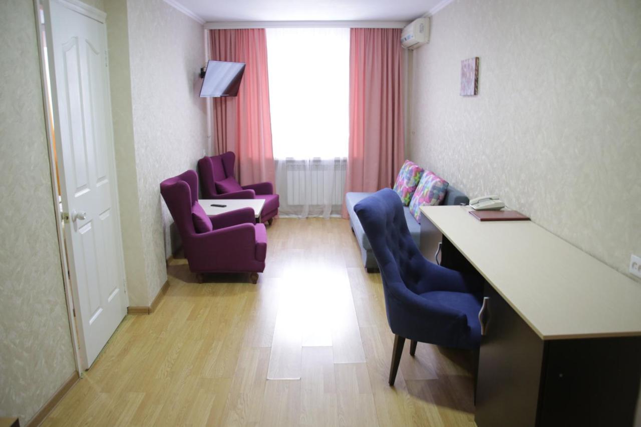 City Hotel Ustʼ-Kamenogorsk Dış mekan fotoğraf